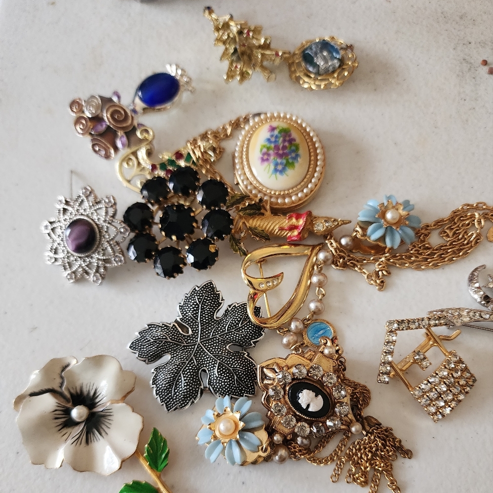 Vintage Pins, Brooches, Vintage Avon Locket Invluded